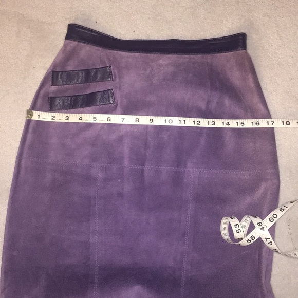 Vintage genuine Suede Skirt. - Picture 4 of 7